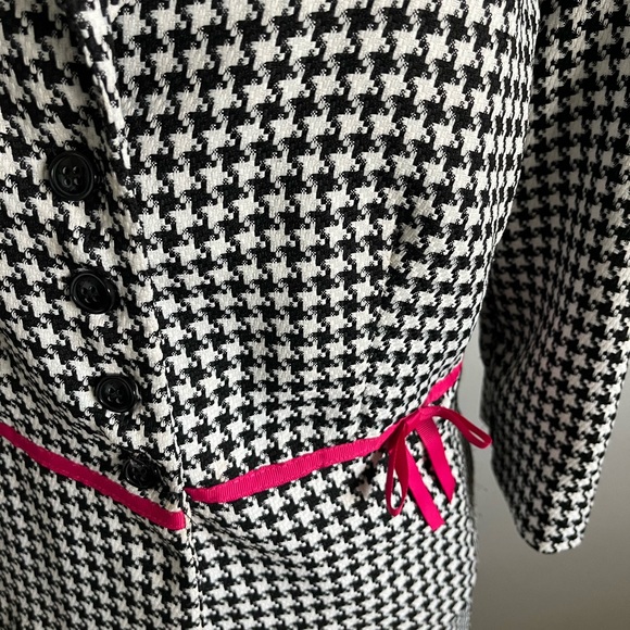Sweet Suit Black and white trimmed in pink houndstooth, two-piece business suit - Picture 4 of 9